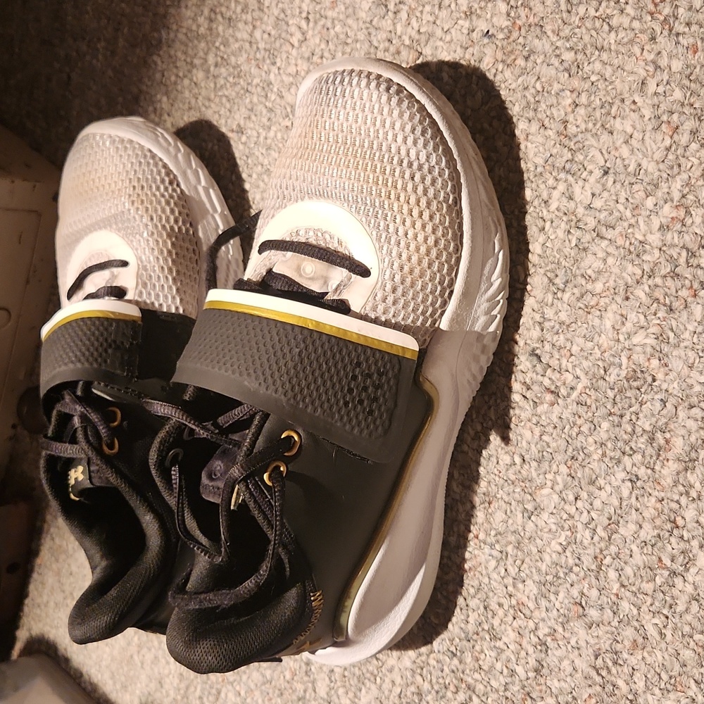 Running Shoes